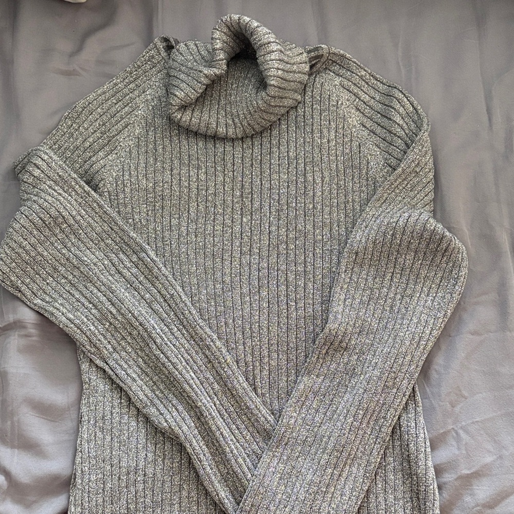 Ribbed Turtleneck Sweater - Gray